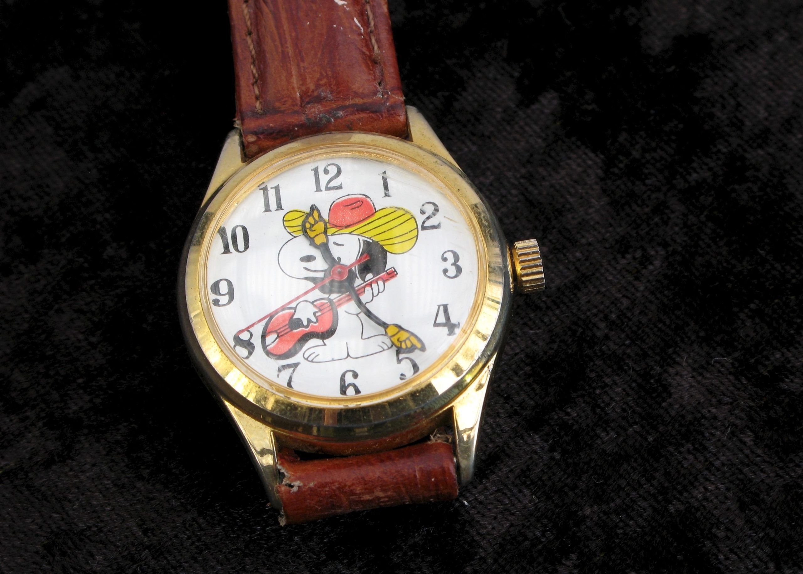 vintage snoopy watch