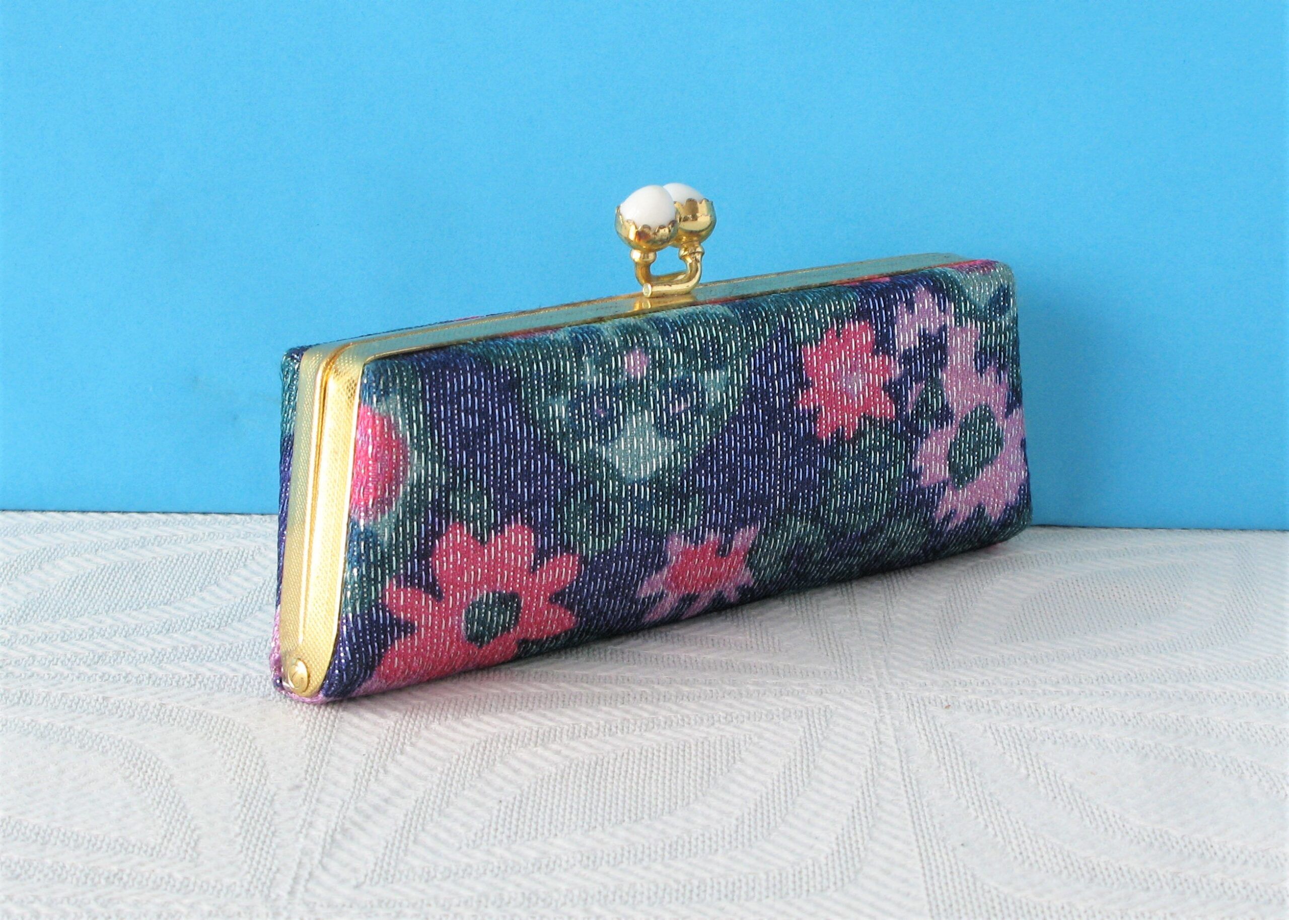 clasp glasses case