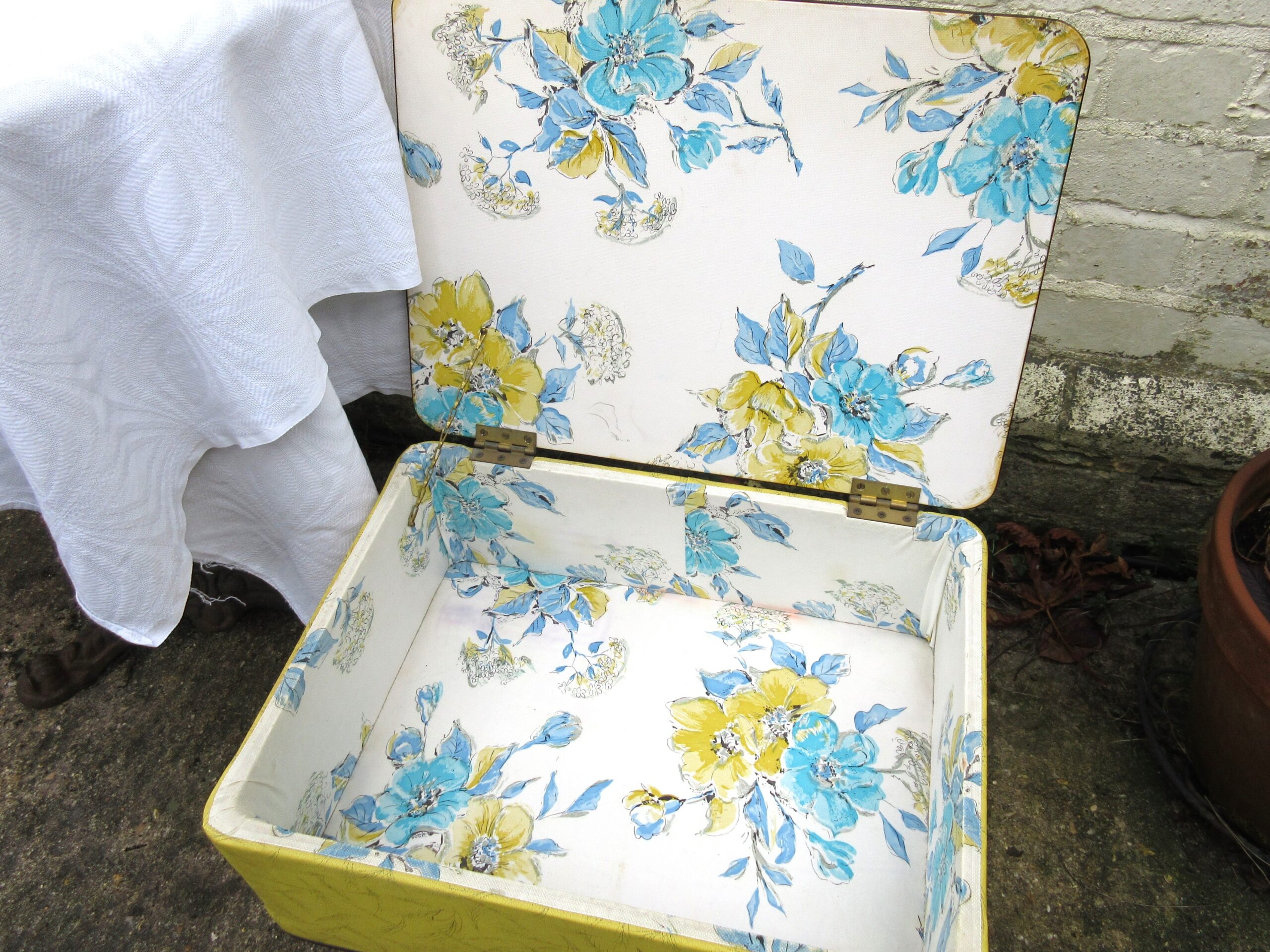 Vintage Mid Century Sewing Box Dansette Legs