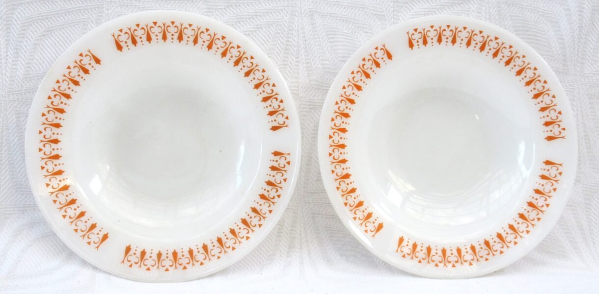 Vintage Termo Rey Brazil Flat Rimmed Bowls x2 Orange Design Milk Glass 1970s. Price includes FREE UK Postage!