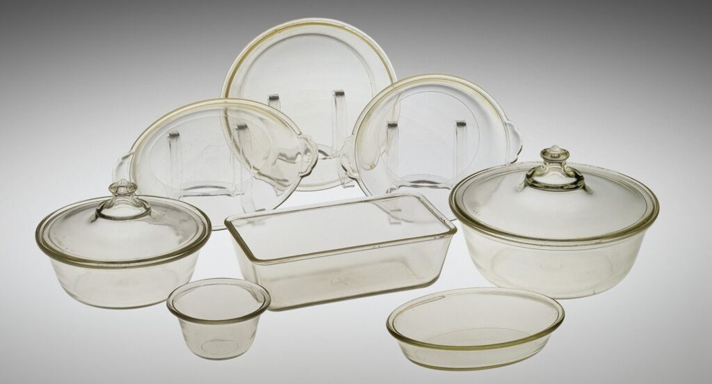 Collecting Vintage English Pyrex - Early Pyrex products Image