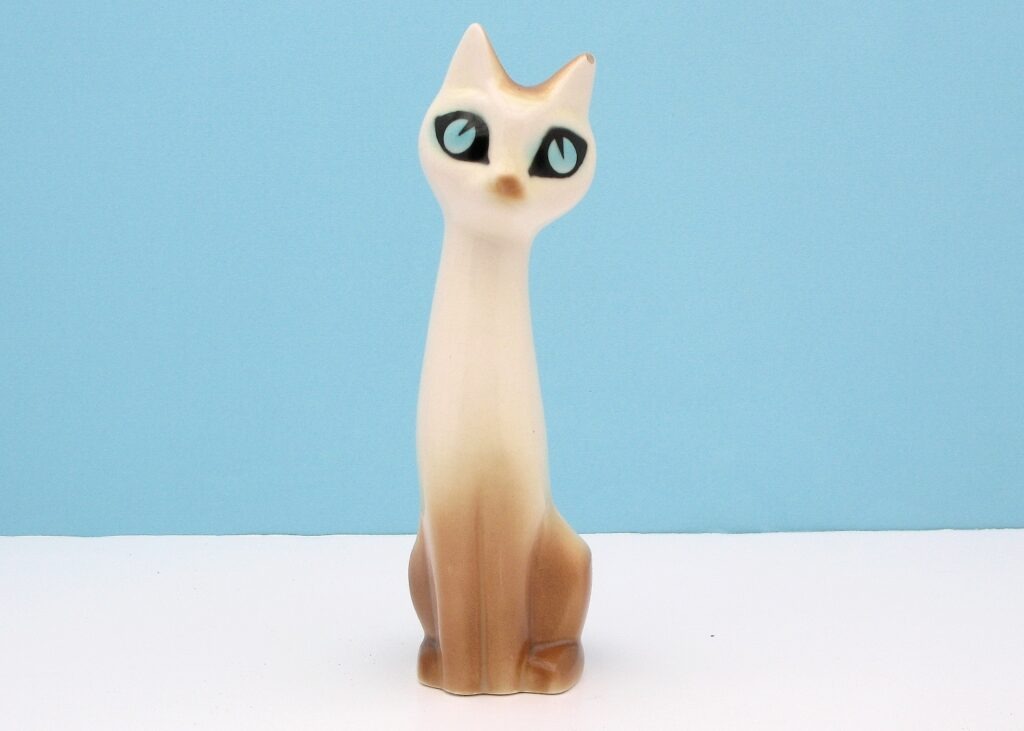 Collecting Vintage Hornsea Pottery - Marion Campbell cat photo