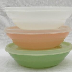 Vintage Tupperware Wonderlier Pastel Cereal Bowls with Lids - Choose Colour Image