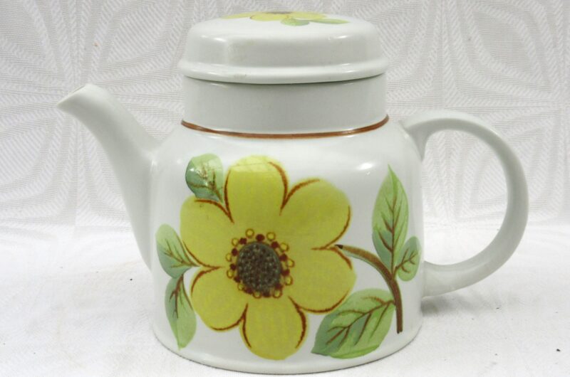 Vintage Royal Doulton Summer Days Teapot Yellow Sunflower 1970s Image