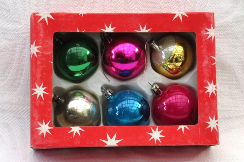 Vintage Christmas Decorations Boxed Glass Baubles x6 Multicoloured 60s 70s Image