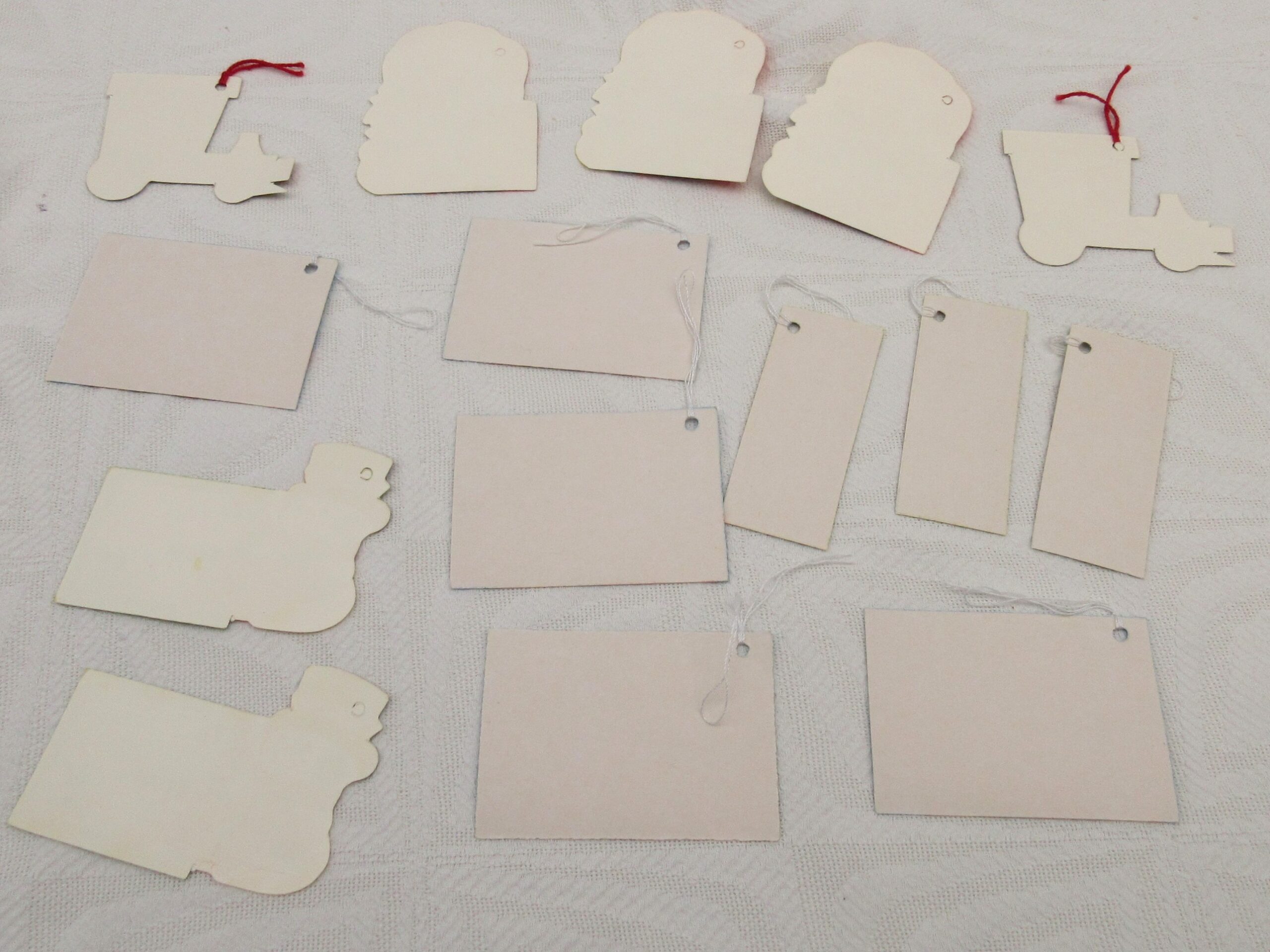 Vintage Christmas Decorations 15 Gift Tags Original Unused 70s 80s - Image 2