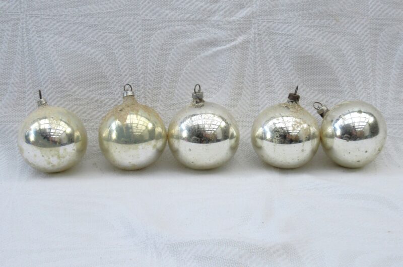 Vintage Christmas Decorations Glass Baubles x5 Frosted Silver 60s 70s Image