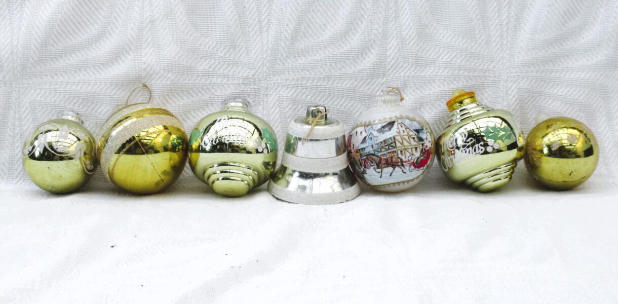 Vintage 80s 90s Christmas Decorations Gold Theme Plastic Mixed Baubles x7 Image