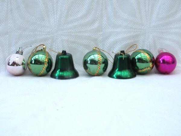 Vintage 80s 90s Christmas Decorations Green Pink Plastic Mixed Baubles x7 Image