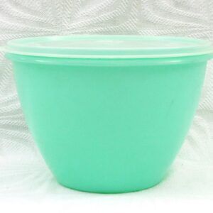 Vintage Tupperware Crisp It Lettuce Salad Keeper Green Plastic 1960s Image