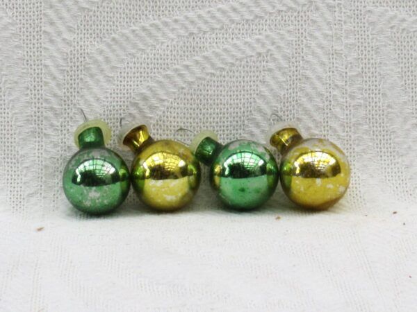 Vintage 60s 70s Christmas Decorations Mini Glass Baubles x4 Green Yellow Image