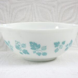 Vintage JAJ Pyrex White Turquoise Gooseberry Mixing Bowl Medium Cinderella Shape 1950s Image