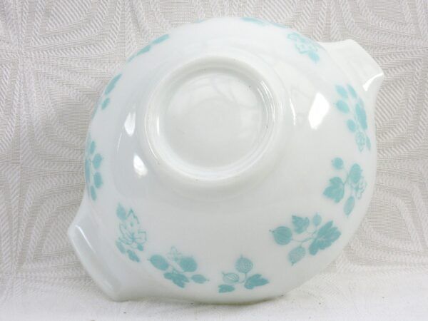 Vintage JAJ Pyrex White Turquoise Gooseberry Mixing Bowl Medium Cinderella Shape 1950s - Image 5