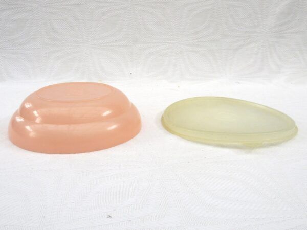 Vintage Tupperware Lidded Cereal Bowl Pastel Peach Pink 1960s - Image 4