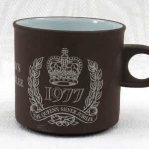 Vintage 70s Hornsea Pottery Mug Queens Silver Jubilee 1977 Image