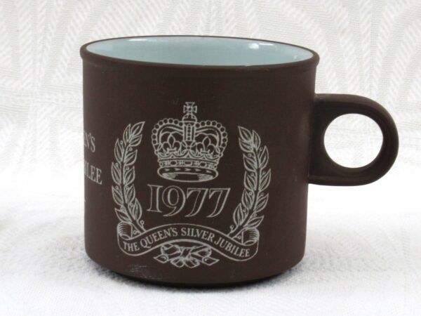 Vintage 70s Hornsea Pottery Mug Queens Silver Jubilee 1977 Image