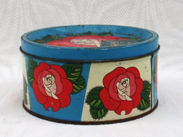 Vintage Cadbury Roses Chcolates Tin Small Round 1960s - Image 3