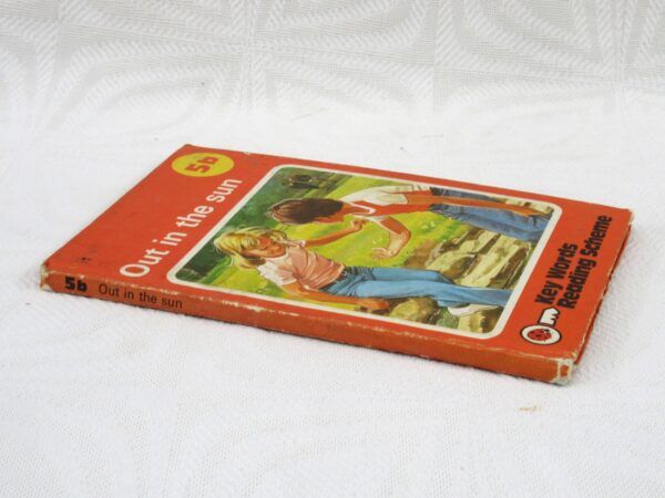 Vintage Ladybird Books Key Words Reading Scheme Out in the Sun 5b Matt - Image 3