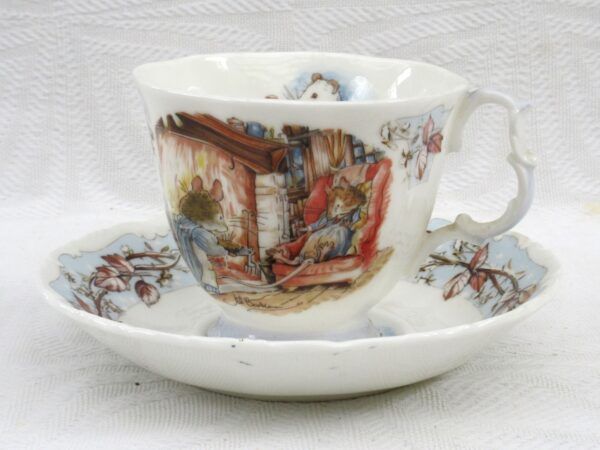 Vintage Royal Doulton Brambly Hedge Winter Cup & Saucer 1983 - Image 3