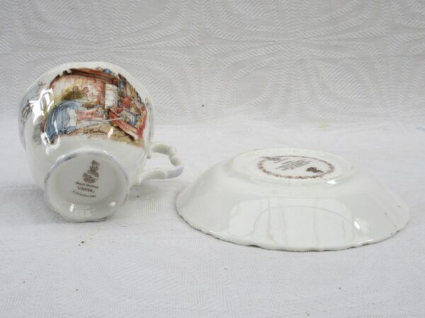 Vintage Royal Doulton Brambly Hedge Winter Cup & Saucer 1983 - Image 6