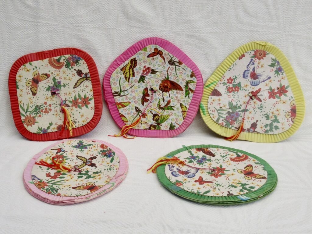 Original Vintage 1950s Chinese Lantern Paper Christmas Decorations x5 Image