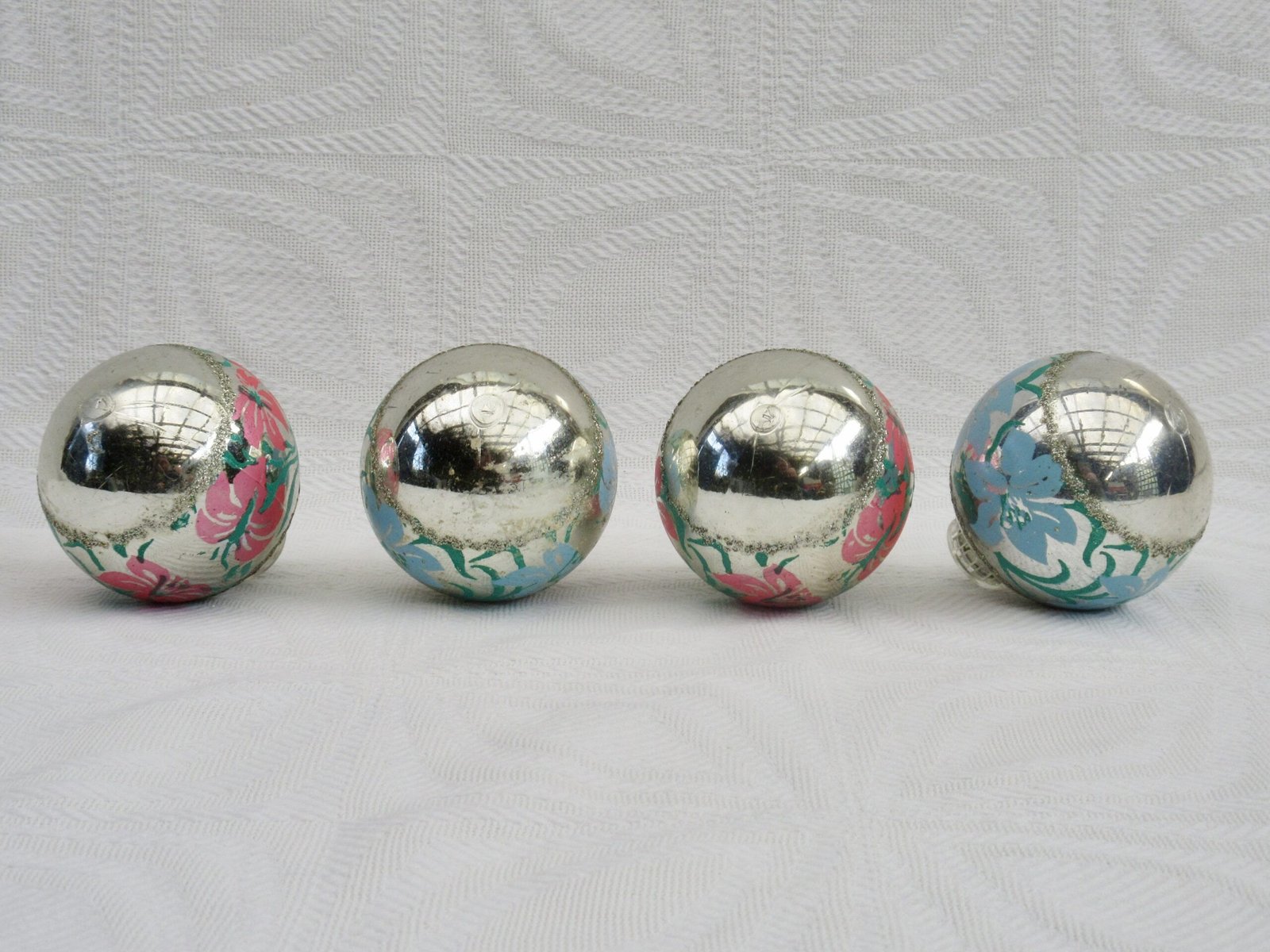 Vintage 80s Christmas Decorations x4 Plastic Silver Pastel Floral - Image 3
