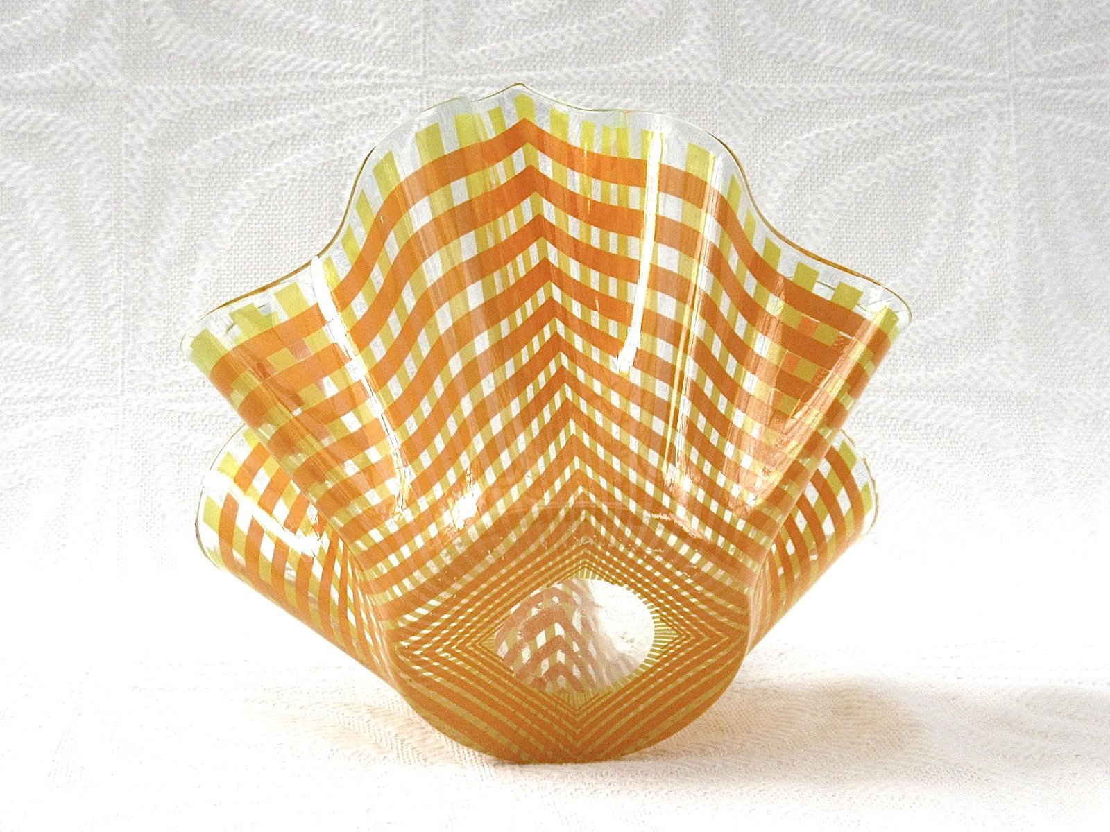 Vintage Handkerchief Vase Orange Gingham Checkered Chance Glass 60s 70s - Image 4