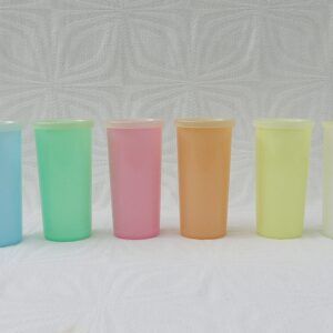 Vintage Tupperware Wonderlier Pastel Beakers Small x6 With Lids Image