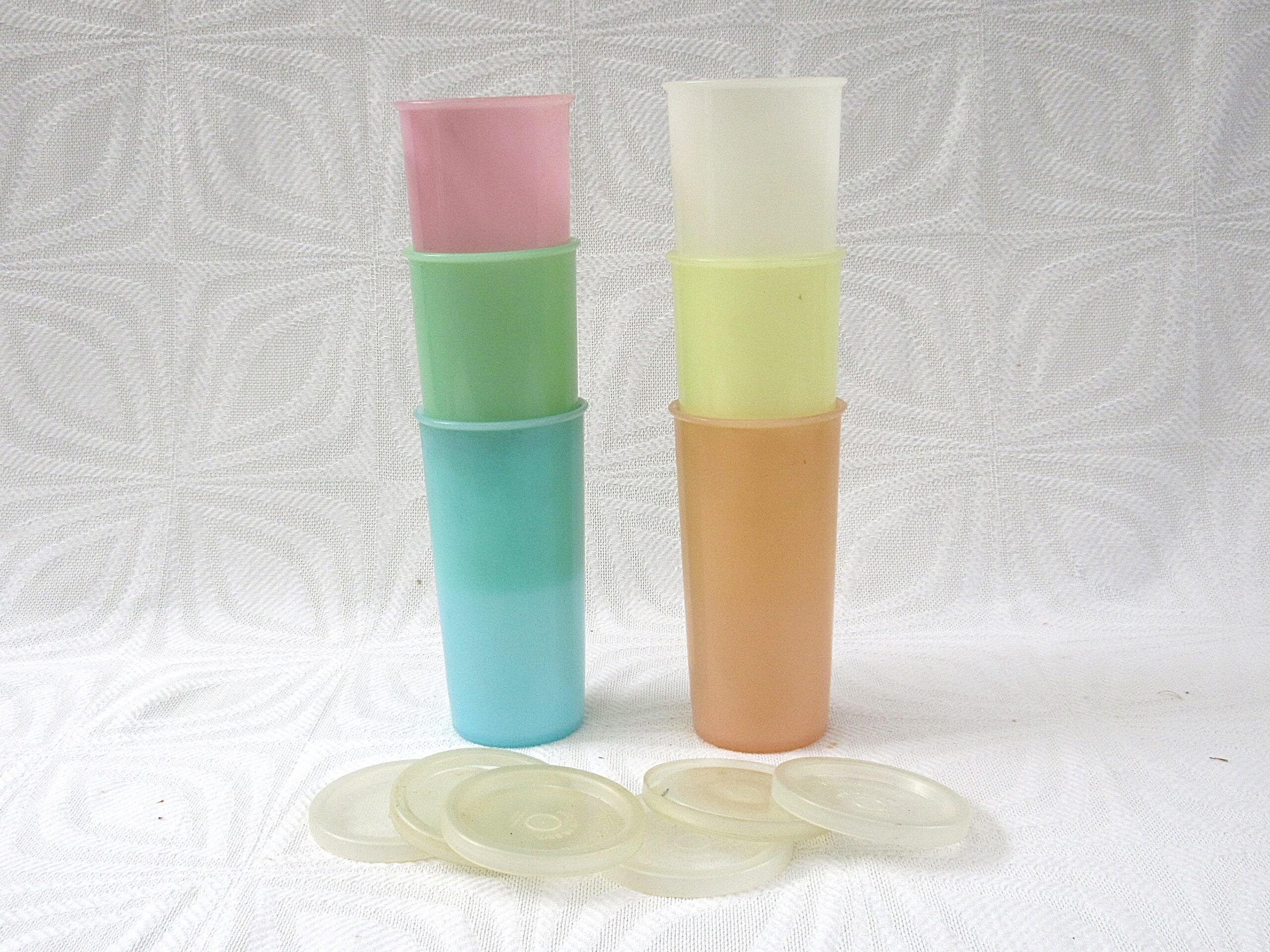 Vintage Tupperware Wonderlier Pastel Beakers Small x6 With Lids - Image 2