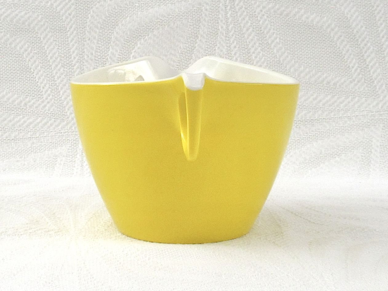 Vintage Melmex Melaware Plastic Yellow Picnic Milk Jug 60s 70s - Image 2