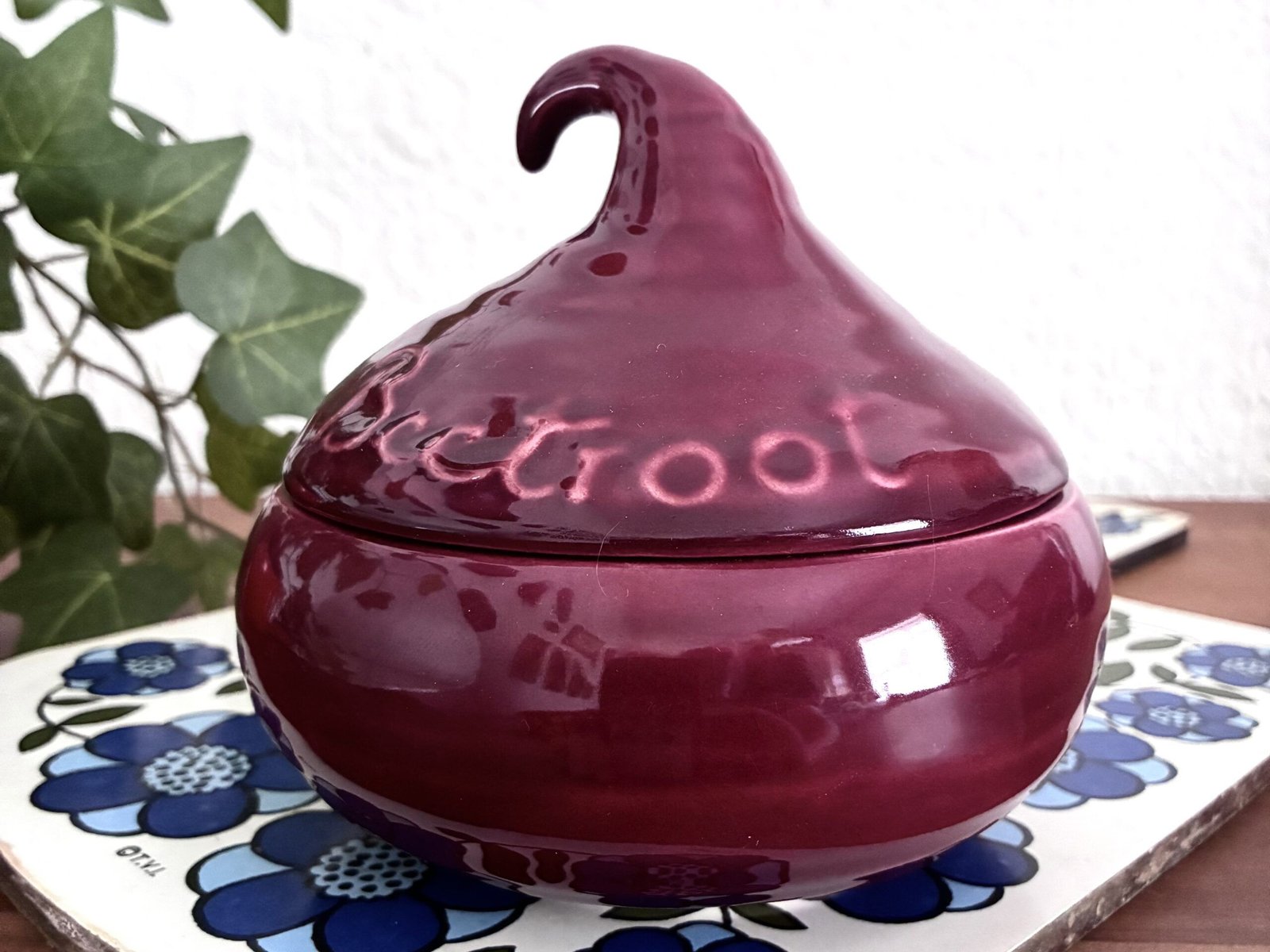 Vintage Ceramic Beetroot Pot with Lid 1970s - Image 5