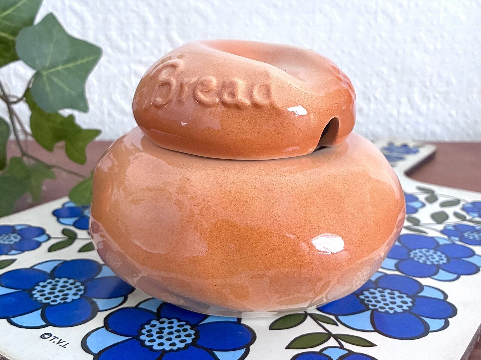 Vintage Ceramic Bread Sauce Pot Toni Raymond 1970s Image