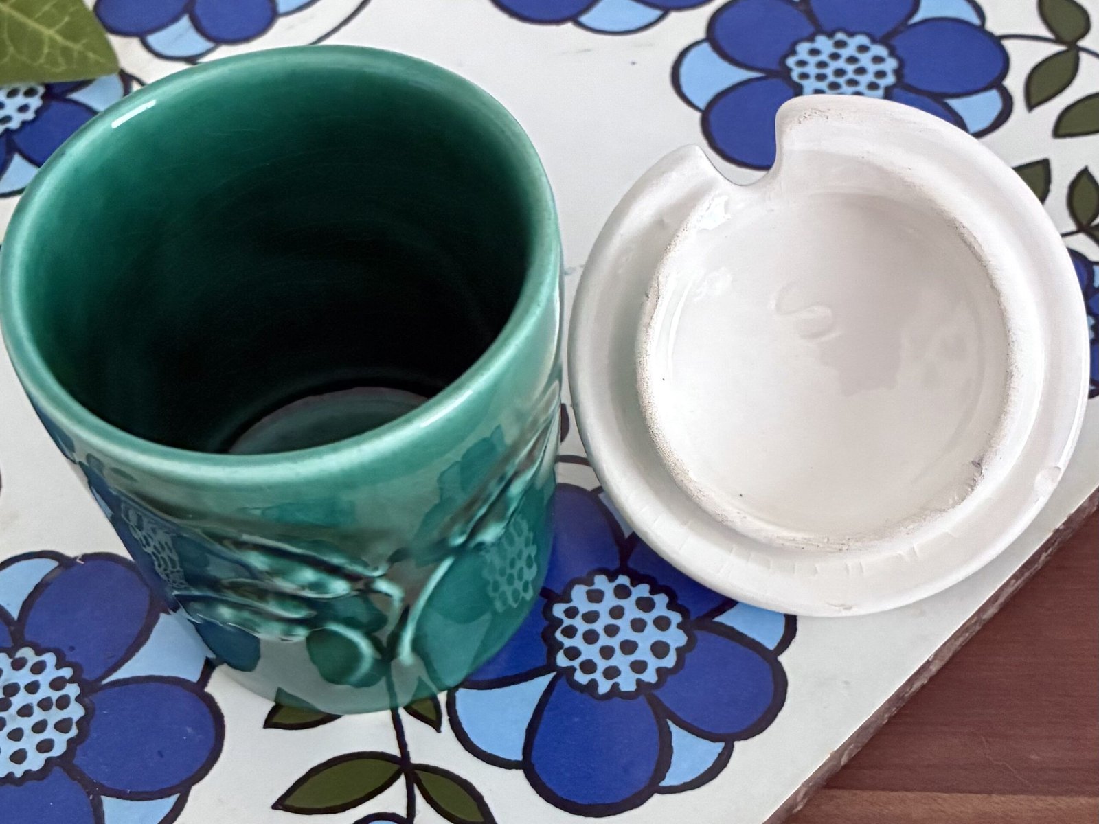 Vintage Ceramic Mint Sauce Pot Toni Raymond 1970s - Image 2