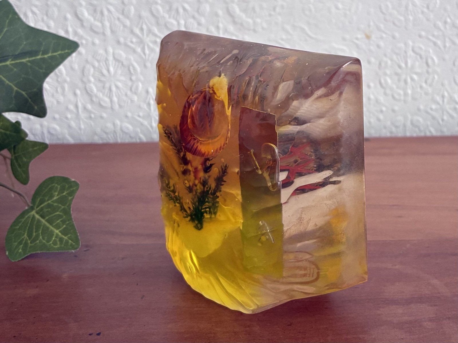 Vintage Lucite Sea Ornament with Thermometer Tenerife 1970s - Image 2