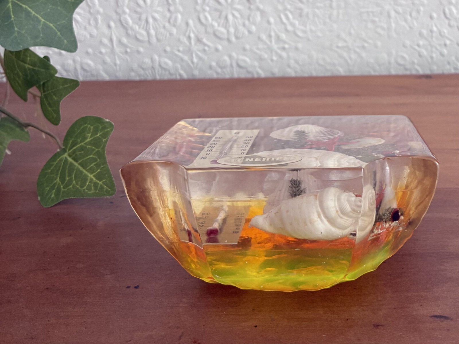 Vintage Lucite Sea Ornament with Thermometer Tenerife 1970s - Image 4