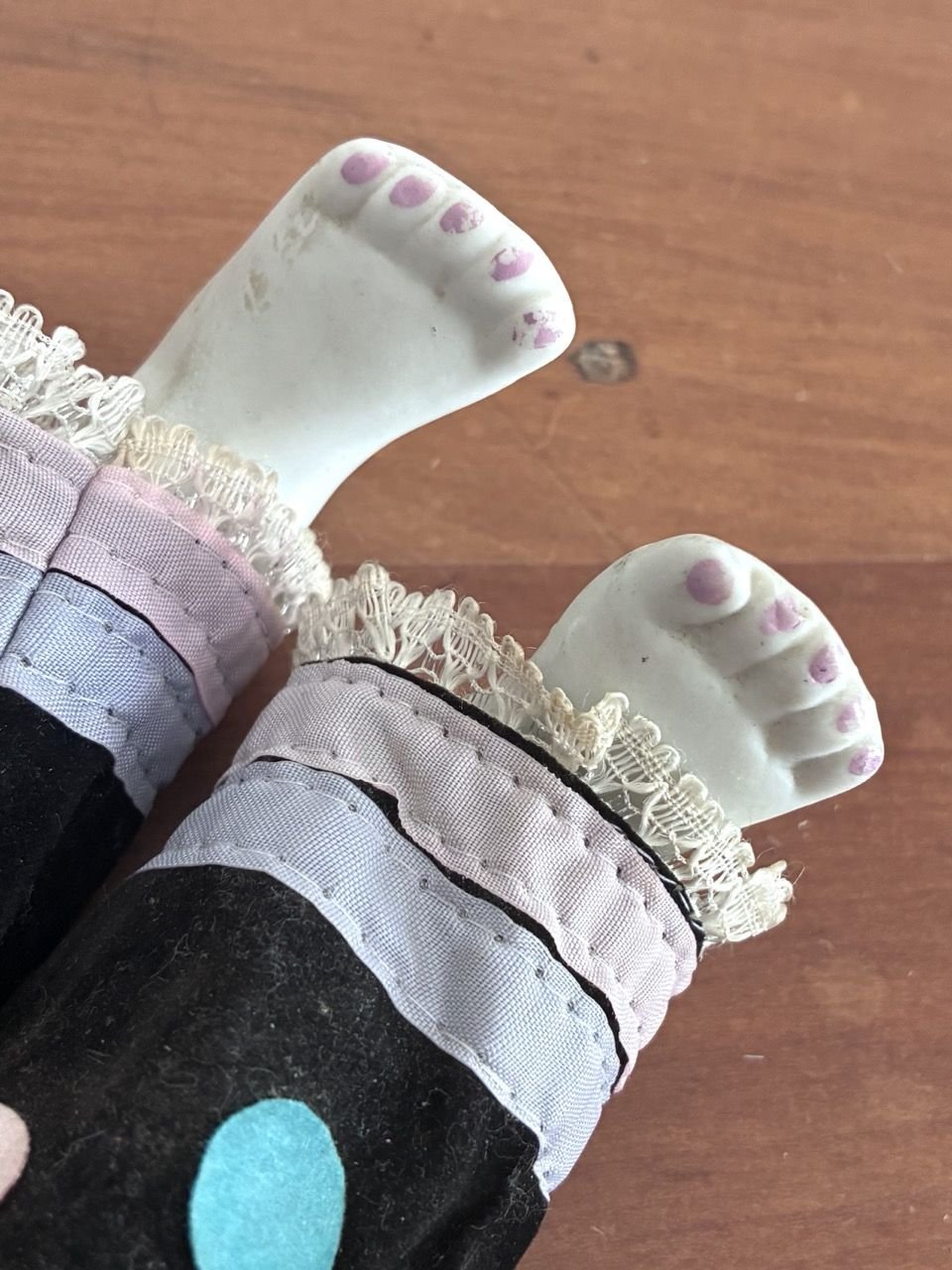 Vintage 80s Pierrot Doll Velvet Pastel Bisque Hands Feet - Image 5