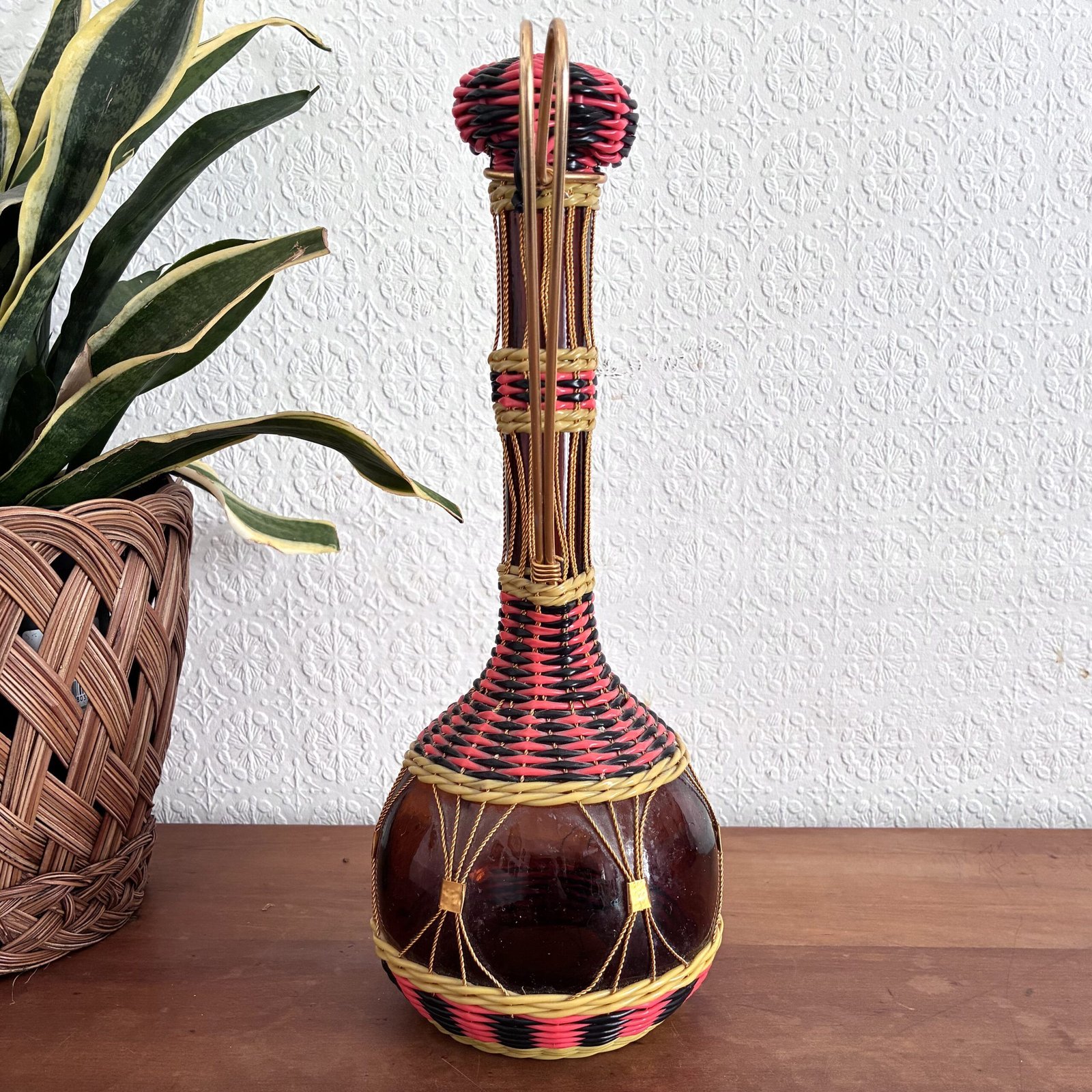 Vintage Spanish Woven Glass Decorative Bottle Decanter Pink Black 60s 70s - Image 4